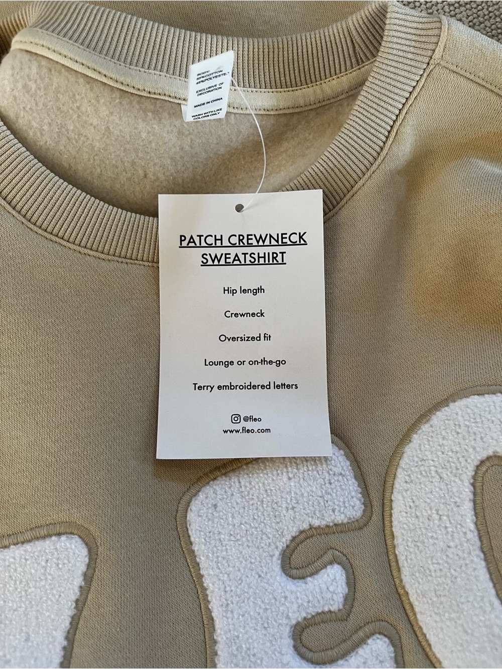 Women’s Fleo Crewneck Sweatshirt Size Small New Oversized Full length Front Logo - Picture 3 of 14